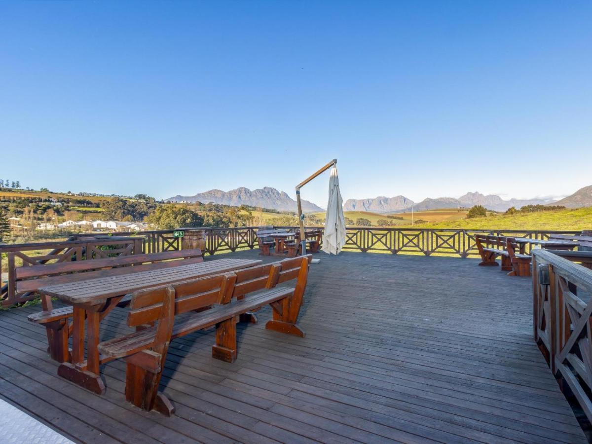 The Log Cabin Lodge Stellenbosch Exterior photo